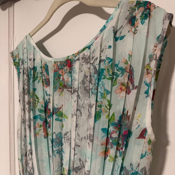 Fifth & Park pastel blue floral pleated chiffon dress, size 6 - Picture 2 of 7
